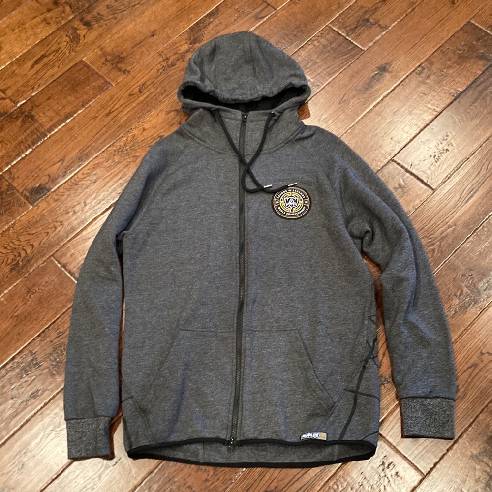 League Of Legends 2017 World Championships Gray Zipper Hoodie Size XL USED